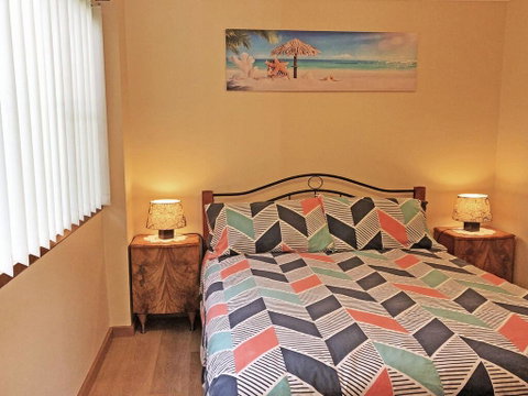 3 Tomaree Street - Cute 4 Bedroom House With Aircon In The Heart Of Town - Winery Find 2