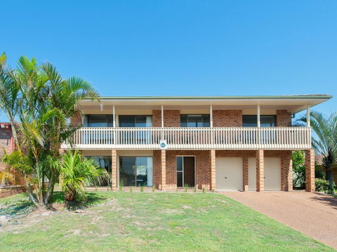 31 Kerrigan St - Large Home With Water Views & Boat Parking - Winery Find 1