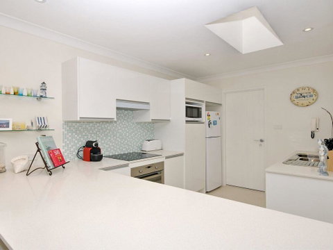 32 'Bay Parklands', 2 Gowrie Avenue - Fantastic Unit With Air Conditioning, Pool, Tennis Court & Spa - Winery Find 2