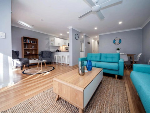 33 'Bay Parklands', 2 Gowrie Avenue - Air Conditioning, Foxtel, Pool, Tennis Court, Spa - Winery Find 2