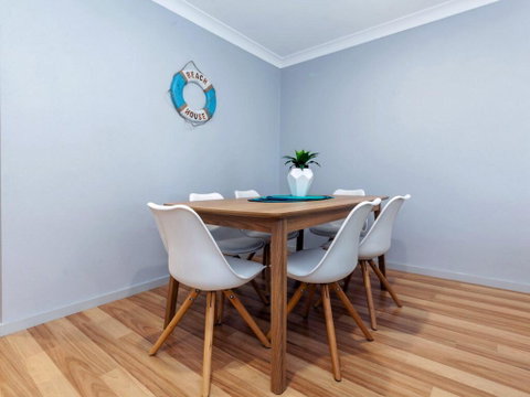 33 'Bay Parklands', 2 Gowrie Avenue - Air Conditioning, Foxtel, Pool, Tennis Court, Spa - Winery Find 3