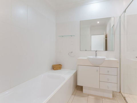 356 ' Oaks Pacific Blue', 265 Sandy Point Rd - Air Conditioned, Direct Pool Access And Suited For Disability - Winery Find 1