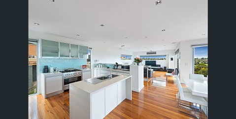 5 Star Gowanbrae Views - Winery Find 1