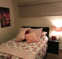 5 Star Room with own Bathroom - Singles Couples Families or Executives - Winery Find