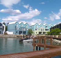 9/20 Apollo Quay Apartment - Winery Find