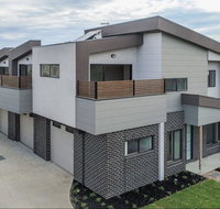 A brand new private townhouse - Winery Find