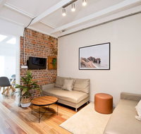 A Quaint Darlinghurst Cottage - Winery Find