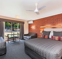 AAt 28 Goldsmith Motel - Winery Find