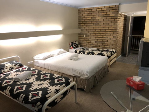 Abel Tasman Waterfront Motel - Winery Find 1