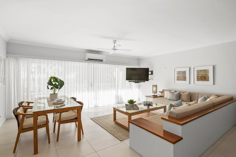 Absolute Beachfront Apt. In Alamanda Beachfront Resort (14) - Winery Find 2