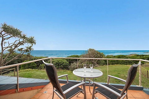 Absolute Beachfront At Hastings - Winery Find 0