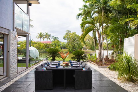 Absolute Lakefront - Port Douglas - Winery Find 0