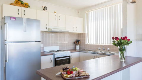 Absolute Oceanfront Cottage - Winery Find 2