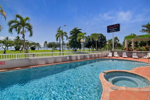 Acacia Court Hotel - Winery Find 1
