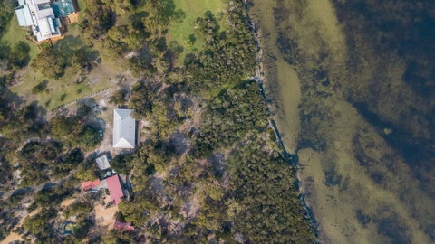 Acacia Lakehouse - The Lake At Your Doorstep - Winery Find 1