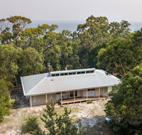 Acacia Lakehouse - The lake at your doorstep - Winery Find