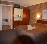 Acacia Motor Inn - Winery Find