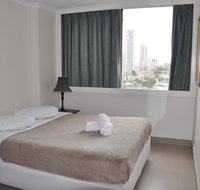 Accommodation Sydney City Centre - Hyde Park Plaza 3 bedroom 1 bathroom Apartment - Winery Find