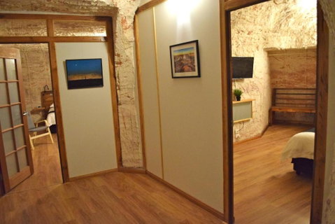 Dug Out B&B - Winery Find 2