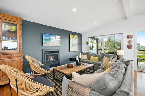 Evans Beach Retreat - Winery Find 3