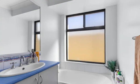 Executive Escape 4 Bedroom Home - Winery Find 4