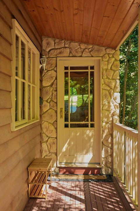 Fernhem Cottages- Love In The Mist - Winery Find 2