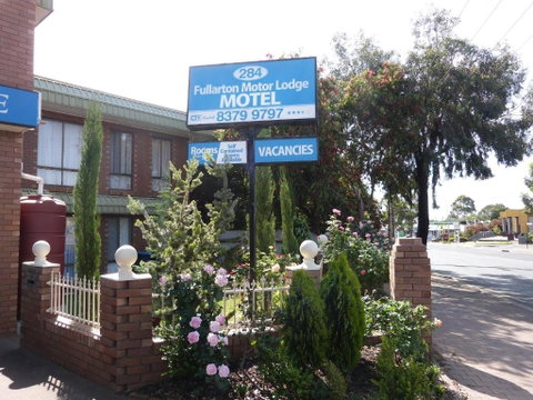 Fullarton Motor Lodge - Winery Find 0