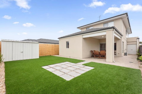 Georgina By The Bay - Winery Find 1