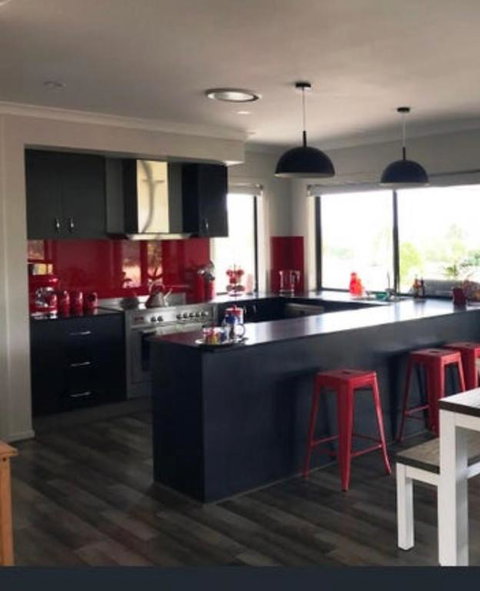 Gibbagunyah Manor Workers Accommodation Only - Winery Find 4