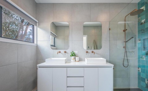 Glamour In Gisborne - With Spa! - Winery Find 4