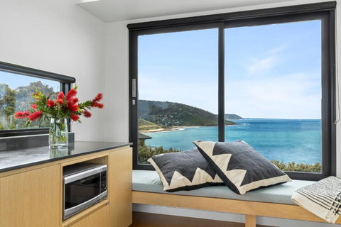 Glassy Point - 360 Degree Views - Winery Find 1