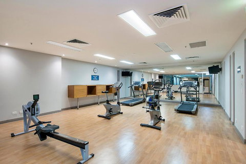 Glenelg Beachfront Luxury Apartment - Winery Find 3