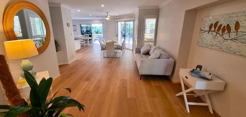 Gold Coast 6 BR House With Pool - Winery Find 4