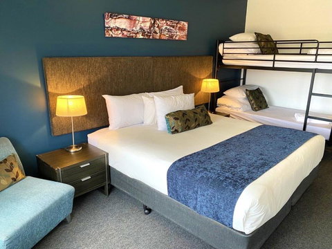 Golden Age Motor Inn - Winery Find 0