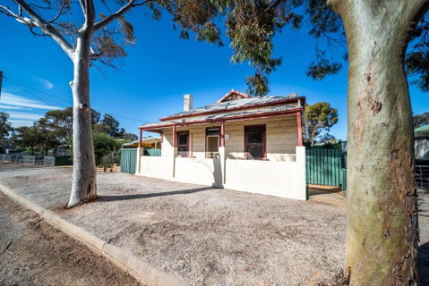 Hawker Bed And Breakfast - Winery Find 0
