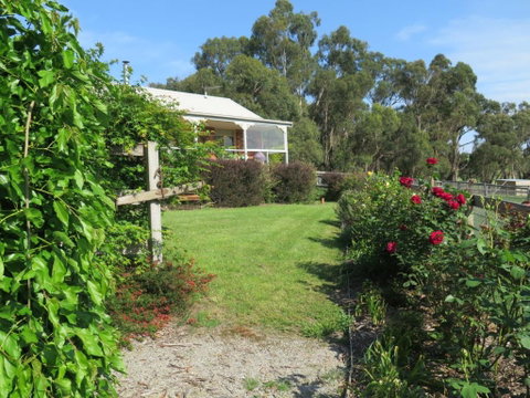 Honeyeater Cottage - Winery Find 3
