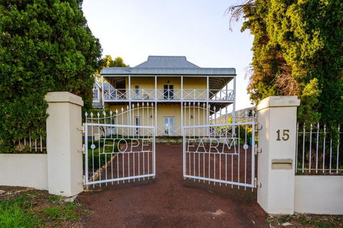 Hope Farm Guesthouse - Winery Find 3