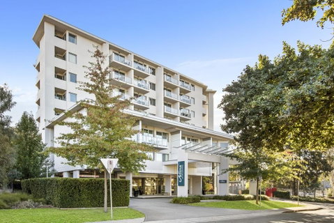 Adina Serviced Apartments Canberra Dickson - Winery Find 0
