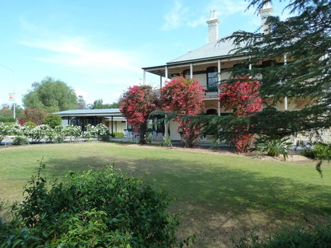 Airlie House Motor Inn - Winery Find 1