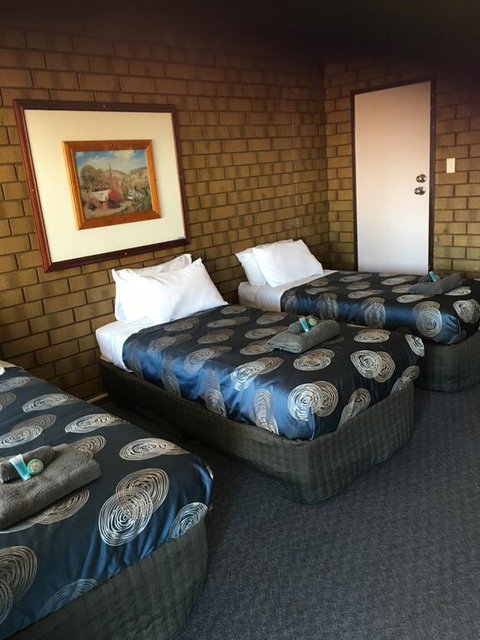Airport Whyalla Motel - Winery Find 2