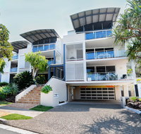 Aqua Promenade Beachfront Holiday Apartments - Winery Find