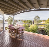 Aqua Vista - a stroll to Paynesville forshore - Winery Find