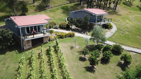 Araluen Boutique Accommodation - Winery Find 0