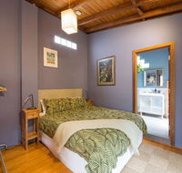 Art  Garden Retreat - Winery Find