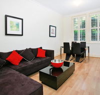 Art Deco in the Cul-de-Sac - Spacious Executive 1BR Potts Point Apartment in Quiet Cul-de-Sac - Winery Find