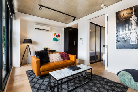 Artsy Apartment CBD City Views And Balcony - Winery Find 0