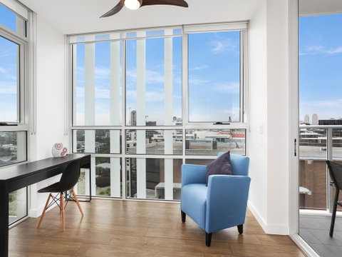 As The Sun Sets - Modern And Spacious 2BR Zetland Apartment Facing The Setting Sun - Winery Find 3