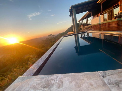 Luxurious Hinterland Guest House With HEATED POOL Sleeps 10 Brisbane Scenic Rim Gold Coast - Winery Find 3