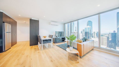 Magnificent 2-bedroom Apartment - Skyline View, CBD Location - Winery Find 1