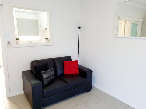 M4 West Perth Studio Apartment Near Kings Park - Winery Find 1